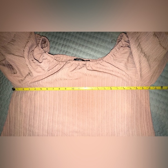 Cure Off-Shoulder puffy sleeve Blouse in Blush Pink-tan. Size Medium. EUC. - Picture 2 of 9